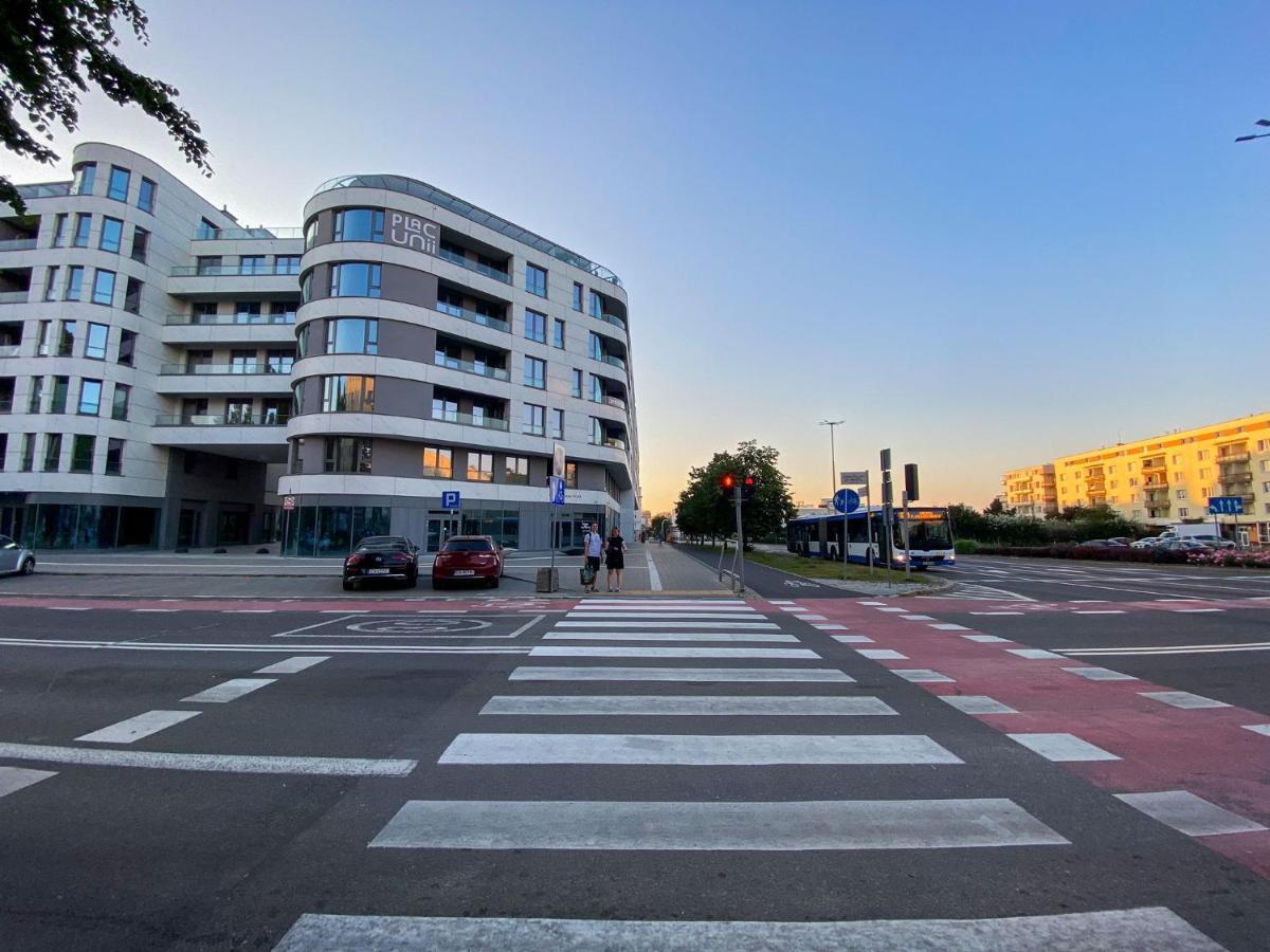 Sea Apartament - Plac Unii กดิเนีย ภายนอก รูปภาพ