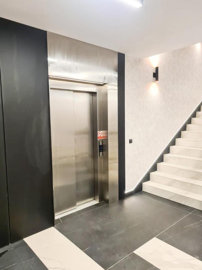 Sea Apartament - Plac Unii กดิเนีย ภายนอก รูปภาพ