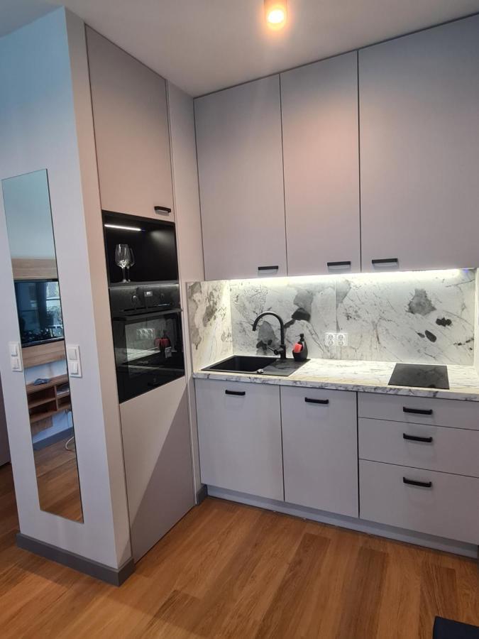 Sea Apartament - Plac Unii กดิเนีย ภายนอก รูปภาพ